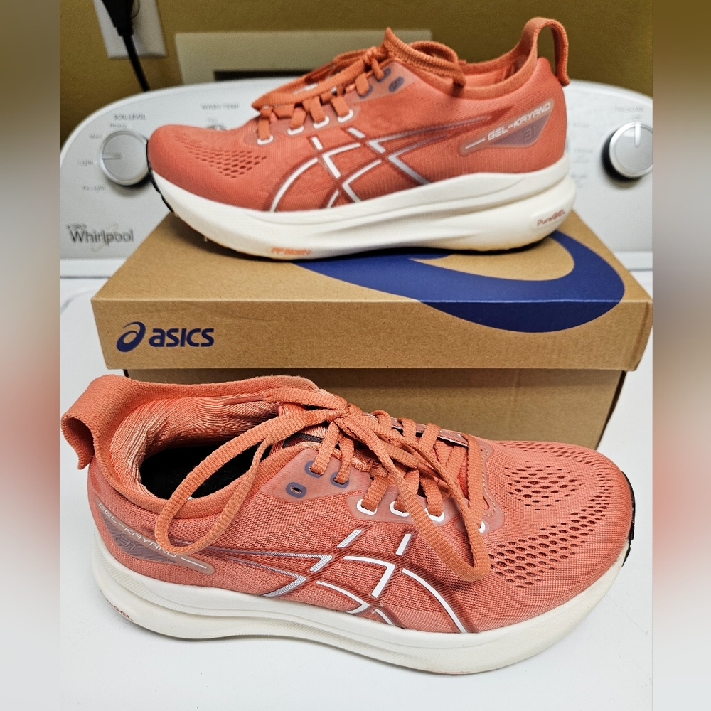 🏃‍♀️ *ASICS* Women's Gel Kayano 31 - Desert Red/White - Size 6.5B.